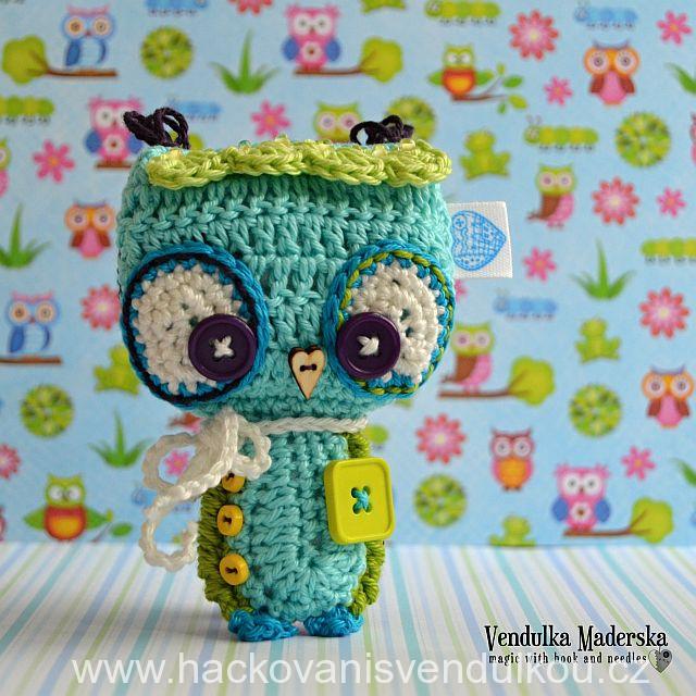 Přívěšek malé sovičky - návod na háčkování