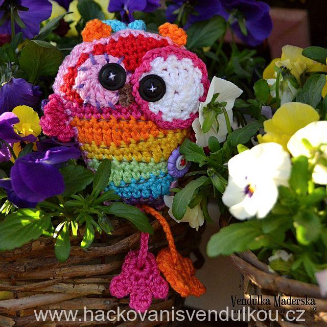 Bláznivá duhová sovička - návod na háčkování