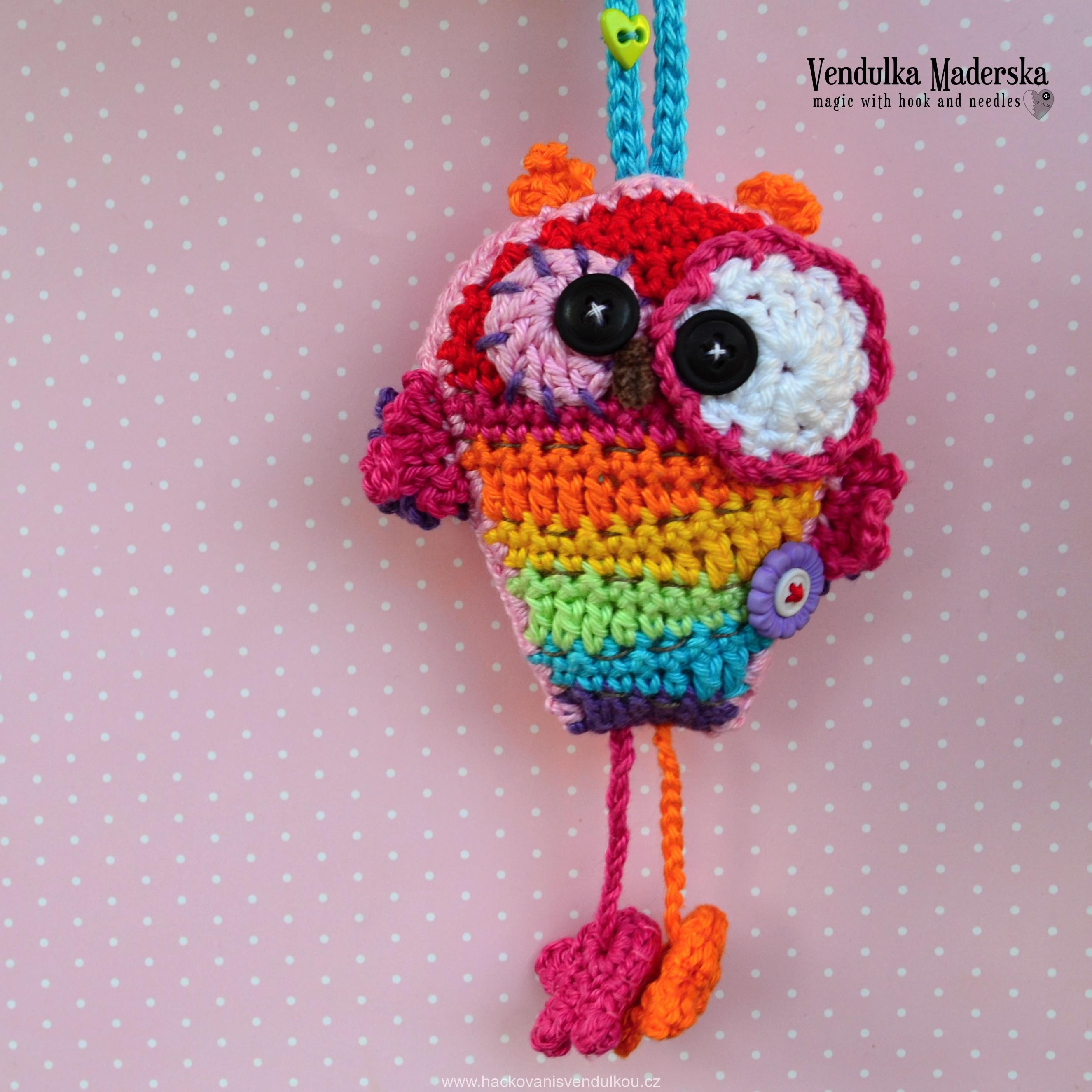 Bláznivá duhová sovička - návod na háčkování