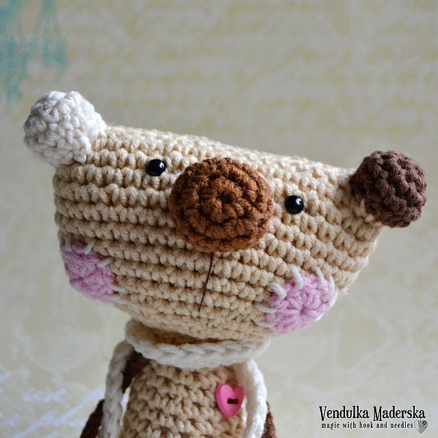 Háčkovaný mednídek